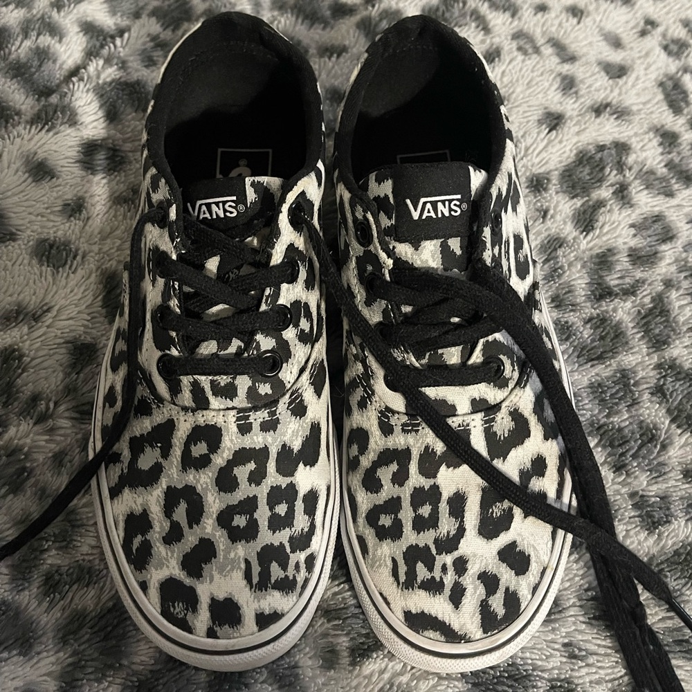 VANS white leopard sneakers woman’s size 7